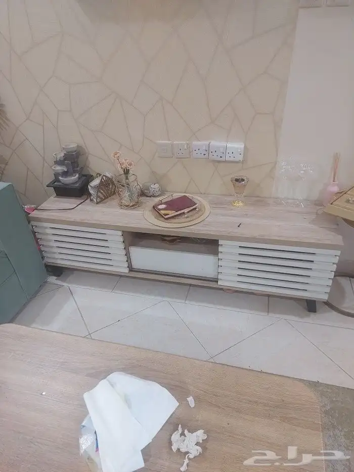 للبيع اثاث شاشه ومكيف وفرن شويه واغراض 7