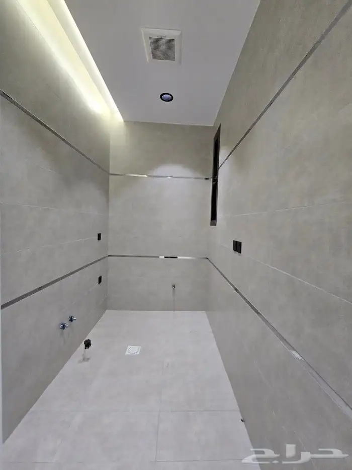 للبيع روف علوى مع ملحق VIP مدخل مستقل احد رفيده مخطط هيف 26