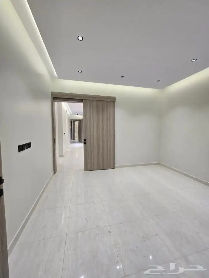 للبيع دور أرضي في عماره دورين6غرفVIP حوش مدخل سياره احدرفيده 7