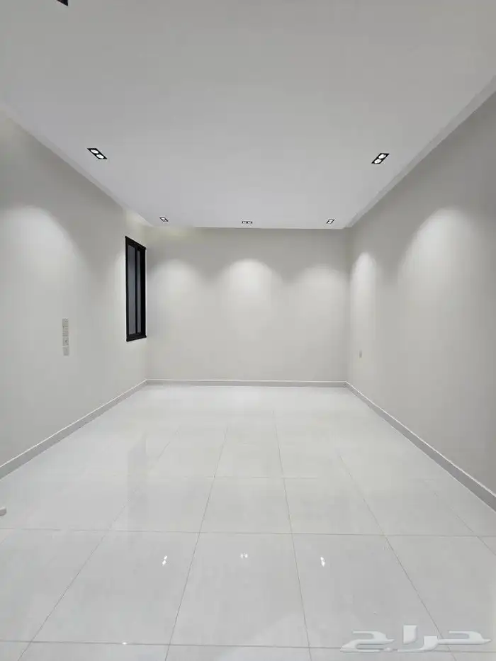 للبيع أدوار علويه 6غرف VIP سطح مستقل غرب الخميس وسط الخدمات 23