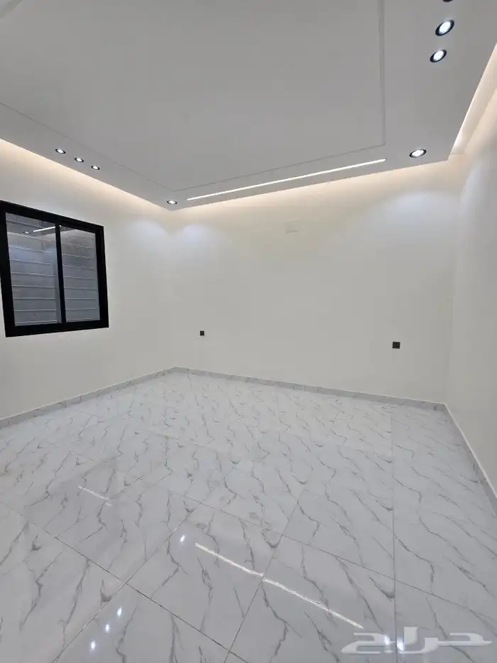 للبيع روف علوى مع ملحق مدخل مستقل مدخل سياره 650 ألف بالخميس 21