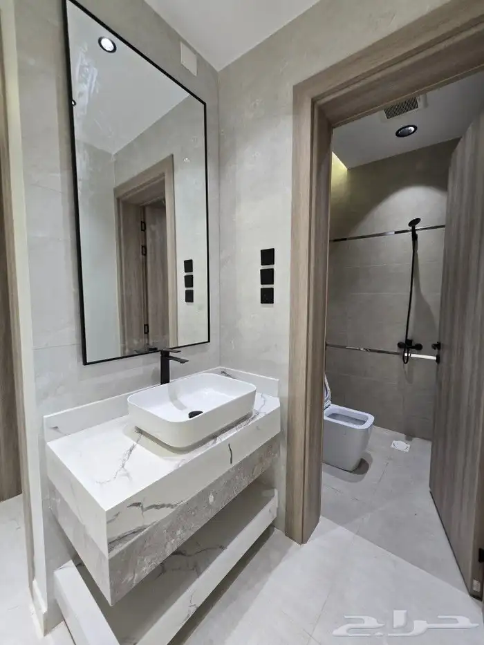 للبيع دور أرضي في عماره دورين6غرفVIP حوش مدخل سياره احدرفيده 13