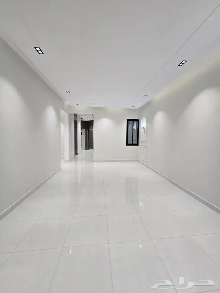 للبيع أدوار علويه 6غرف VIP سطح مستقل غرب الخميس وسط الخدمات 16