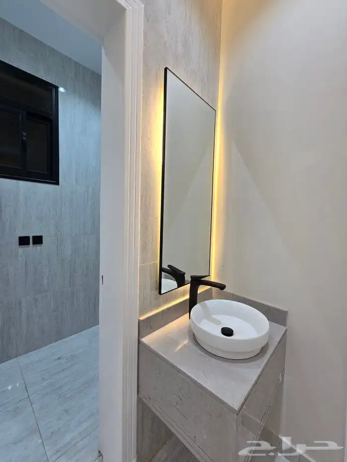 للبيع شقق ارضيه 6غرف VIP مداخل مستقله علي شارعين 580 ألف 15