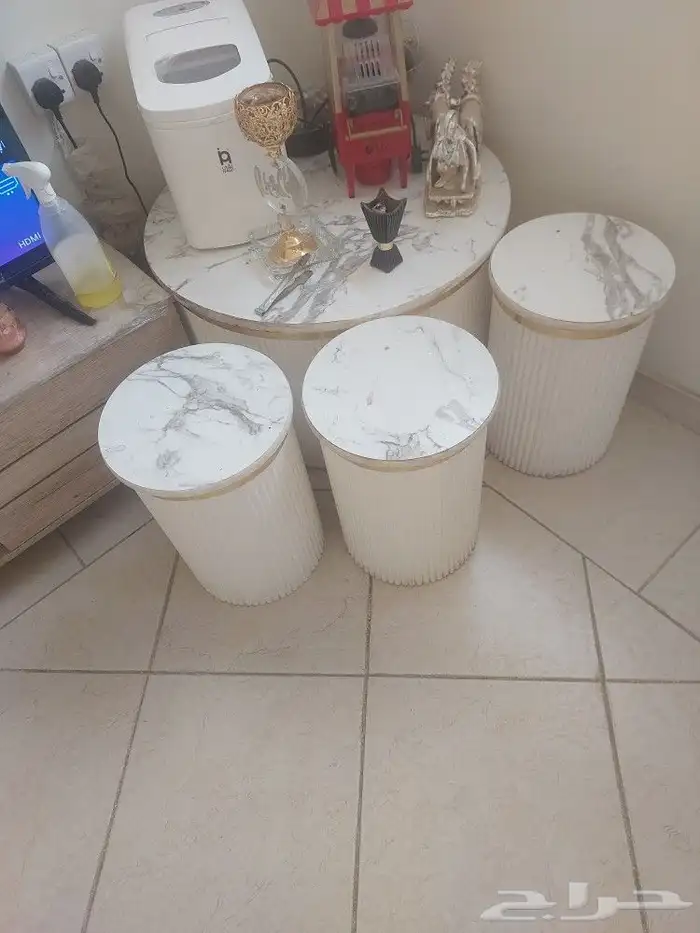 للبيع اثاث شاشه ومكيف وفرن شويه واغراض 4