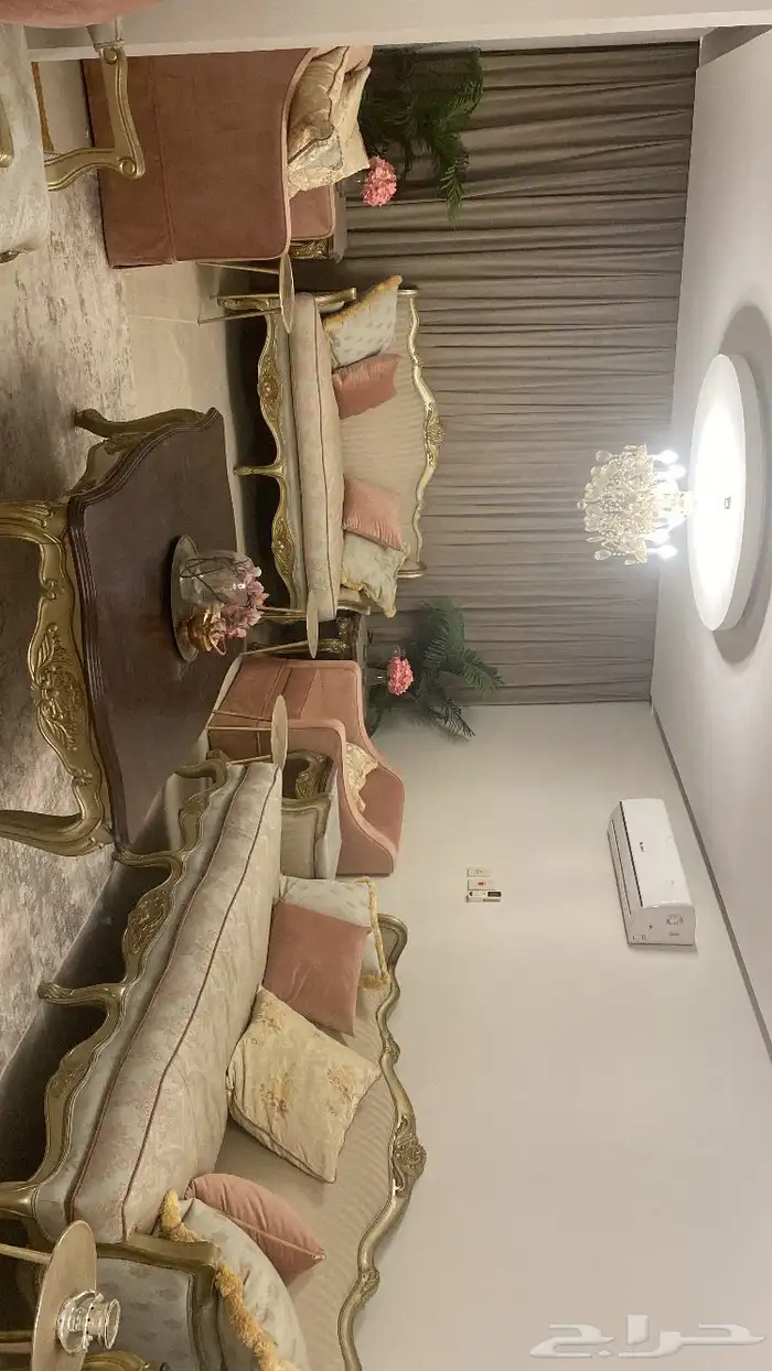 كنب كلاسيكي من مفروشات المطلق (شبه جديد) 1