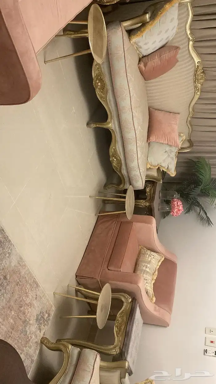 كنب كلاسيكي من مفروشات المطلق (شبه جديد) 2