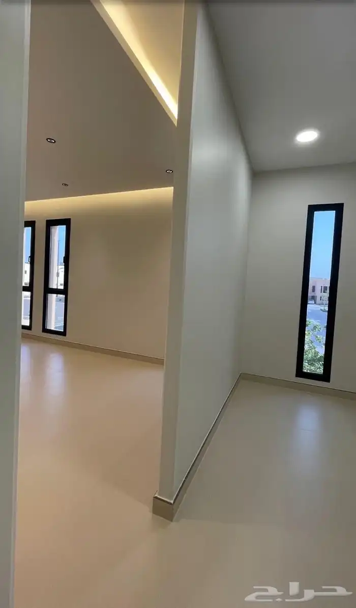 فيلا للبيع بطراز سلماني 42