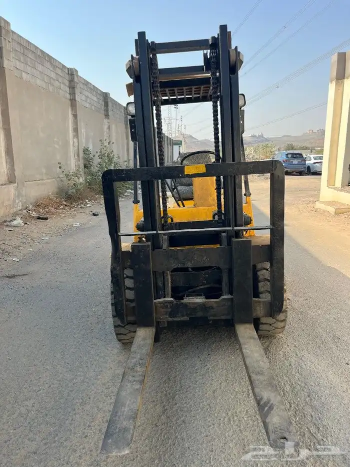فوركلفت للبيع او الايجار 1