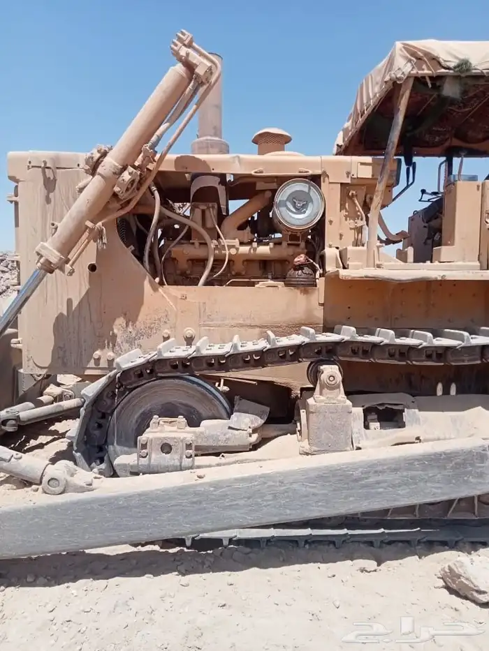 للبيع او للايجار بلدوزر تركتر 155 1