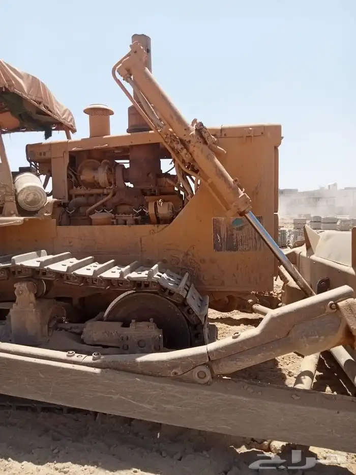 للبيع او للايجار بلدوزر تركتر 155 0