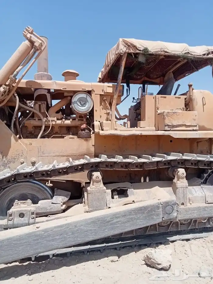 للبيع او للايجار بلدوزر تركتر 155 2
