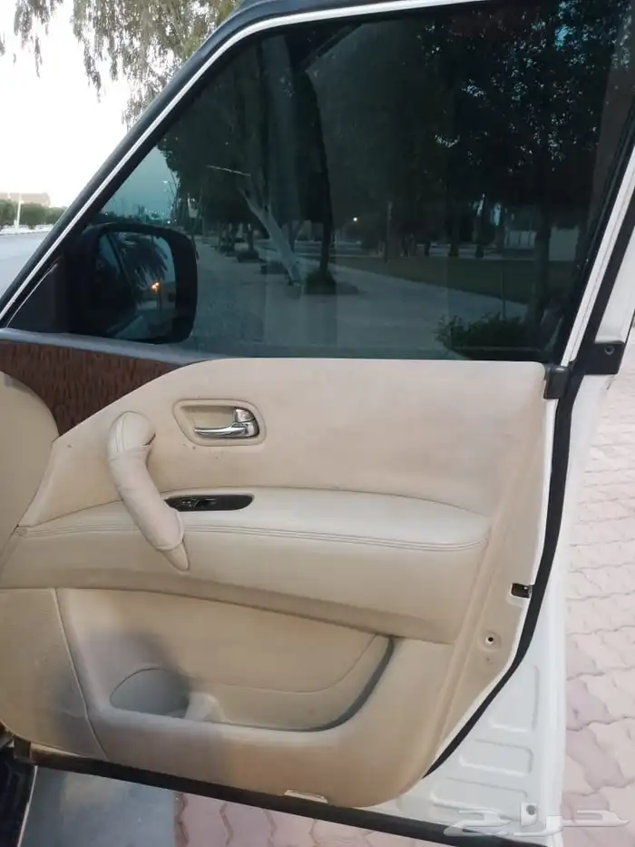 للبيع باترول 2010 12