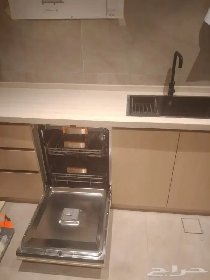 منجرة لجميع اعمال الخشب والاثاث 8