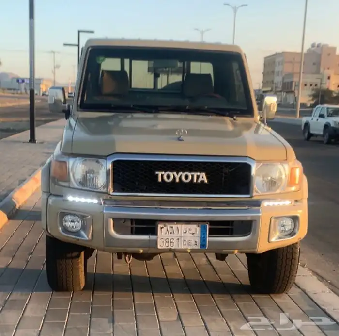 شاص 2010 رفرف نظيف جدا 5