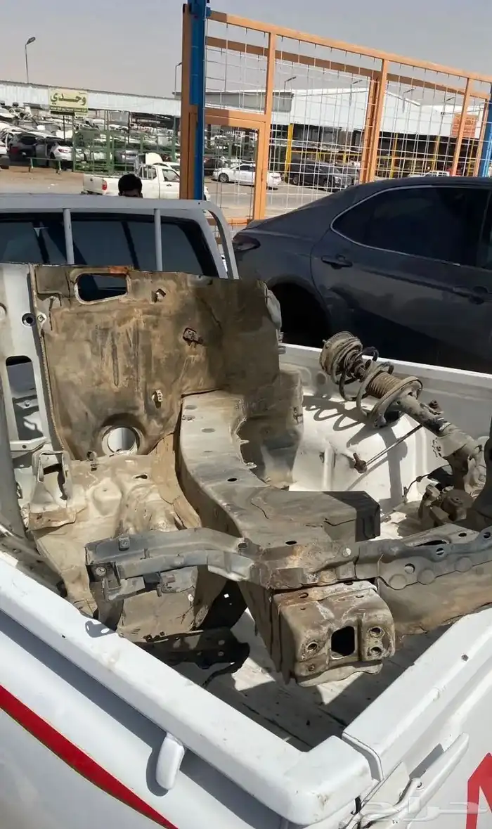 توفير قطع غيار تشليح الحاير 1