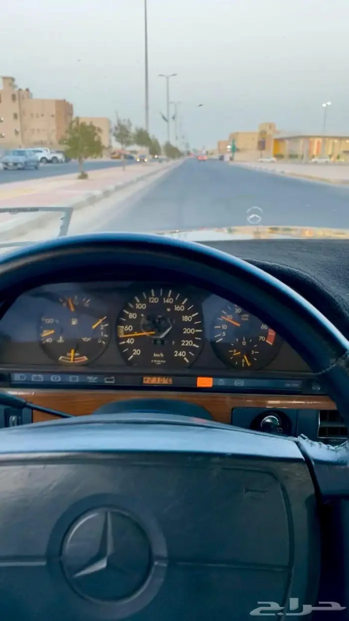 مرسيدس SE300 1991 اسود ملكي 9