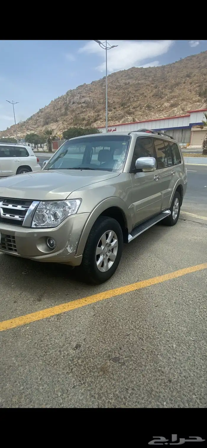 للبيع جيب باجيرو مديل 2014بودي وكاله ماشي 380 قير تماتيك 2