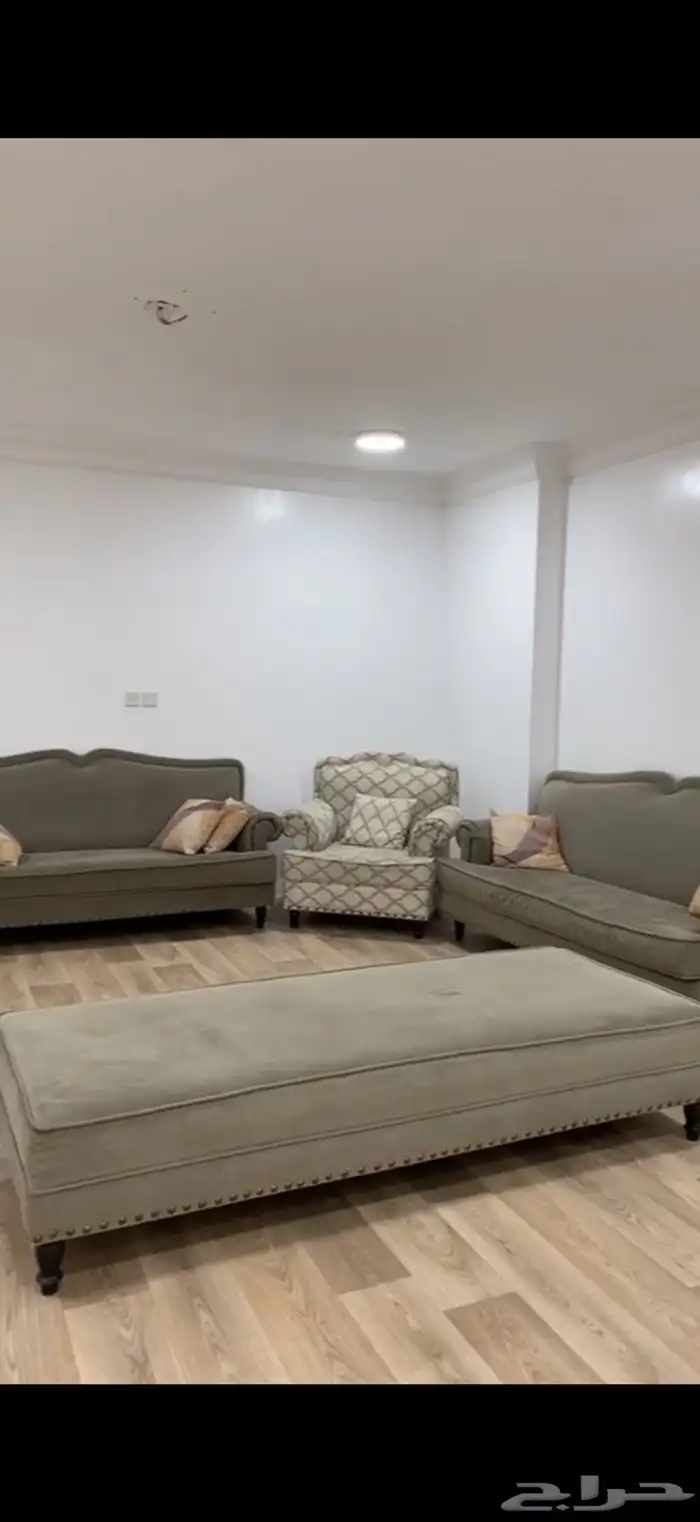 كنب نظيف جدا 5 قطع وركسي فردي جانبي بيع مستعجل ب 600 0