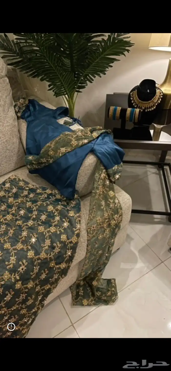فستان هندي مع ملاحقاته 0