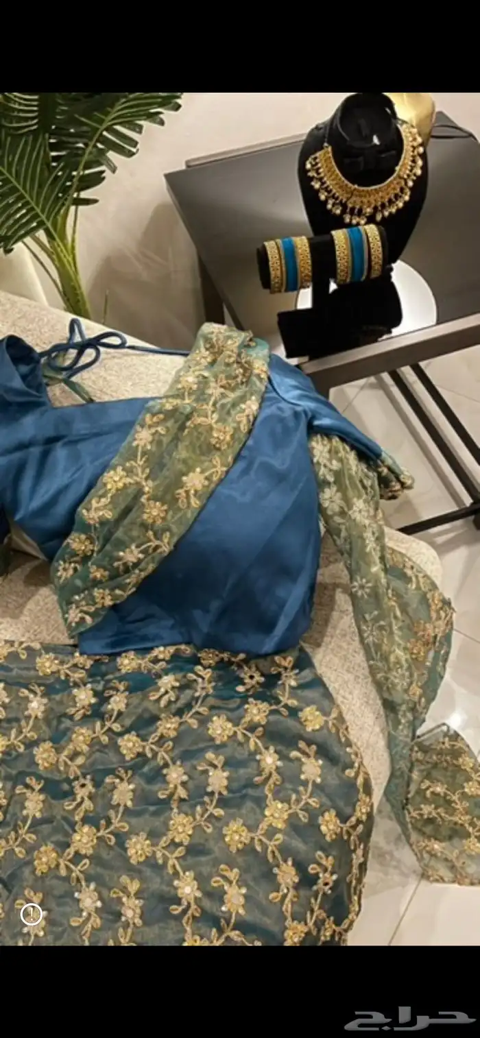 فستان هندي مع ملاحقاته 2