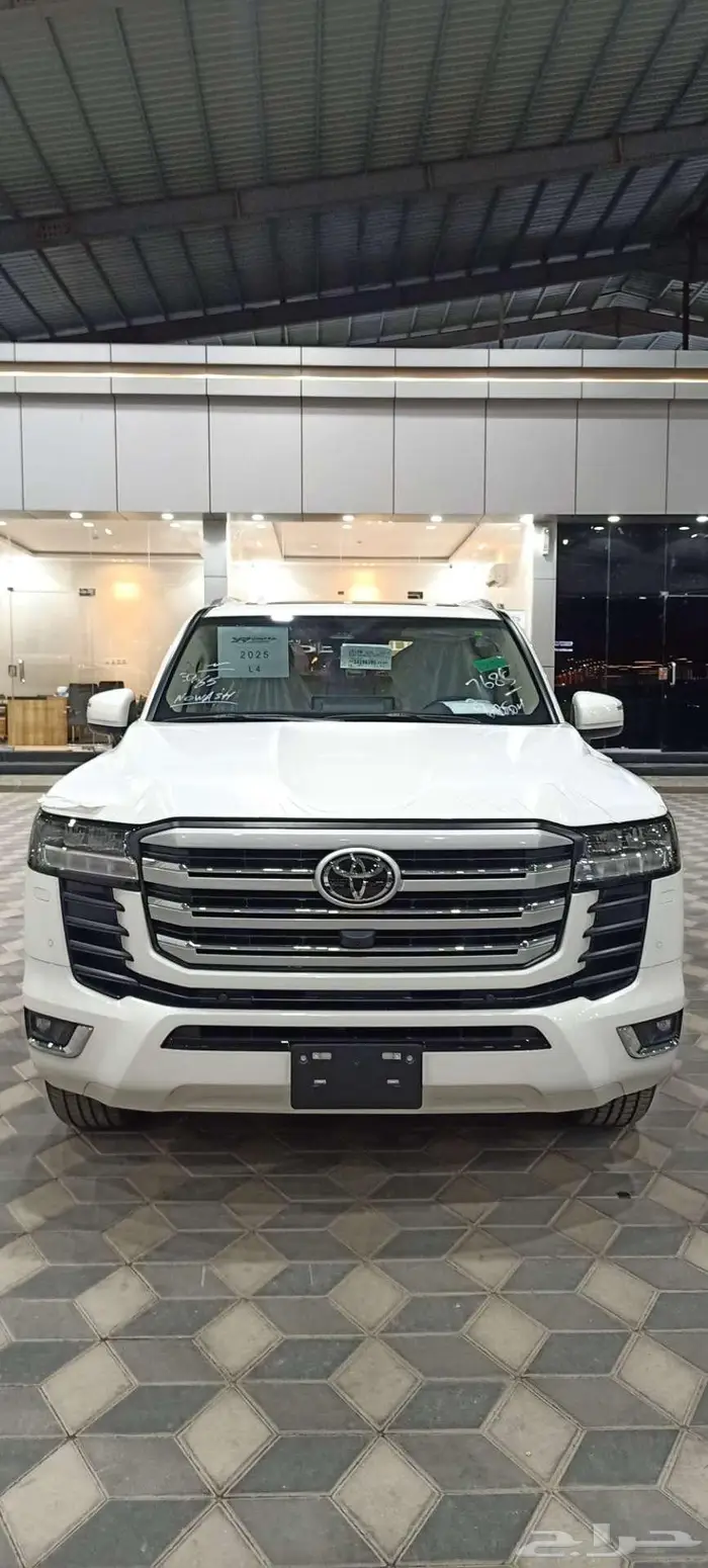 تويوتا جى اكس ار L4 موديل 2025 سعودي عبد اللطيف جميل 0