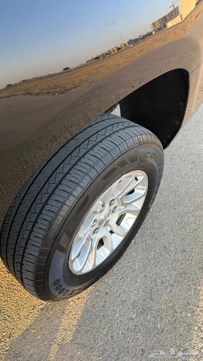 يوكن GMC 2016 طويل أسود SLT 22