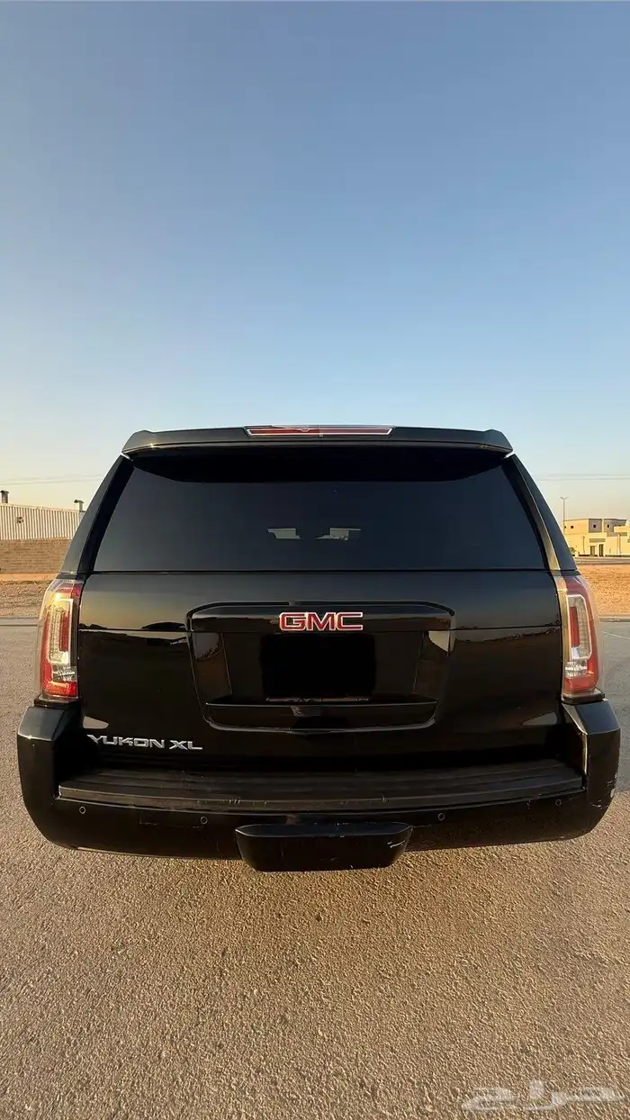 يوكن GMC 2016 طويل أسود SLT 13