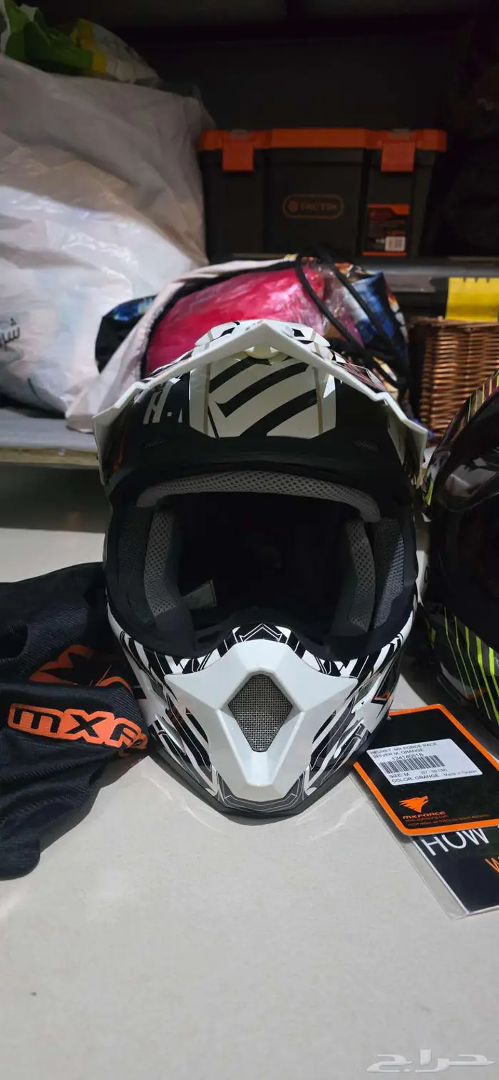 خمس خوذ صحراويه للبيع جديده 9