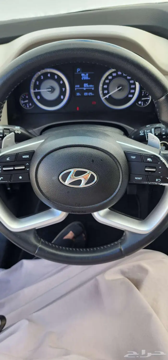 للبيع كريتا 2023 بودي محركات وكالة 6