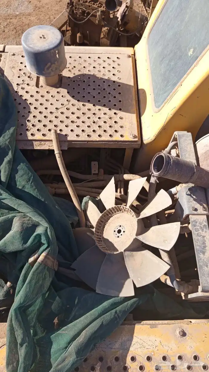 بوكلين فولفو 240 موديل 2001 مافيه مكينة للبيع 4