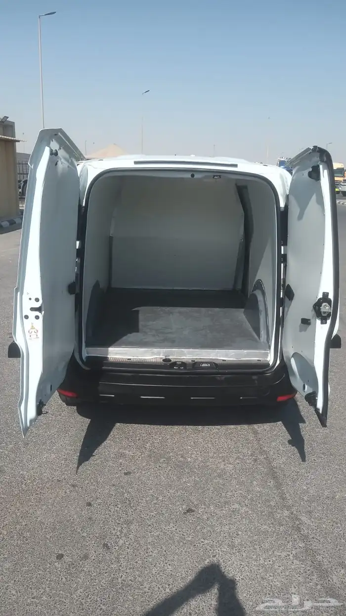 دوكر رينو 2023 8