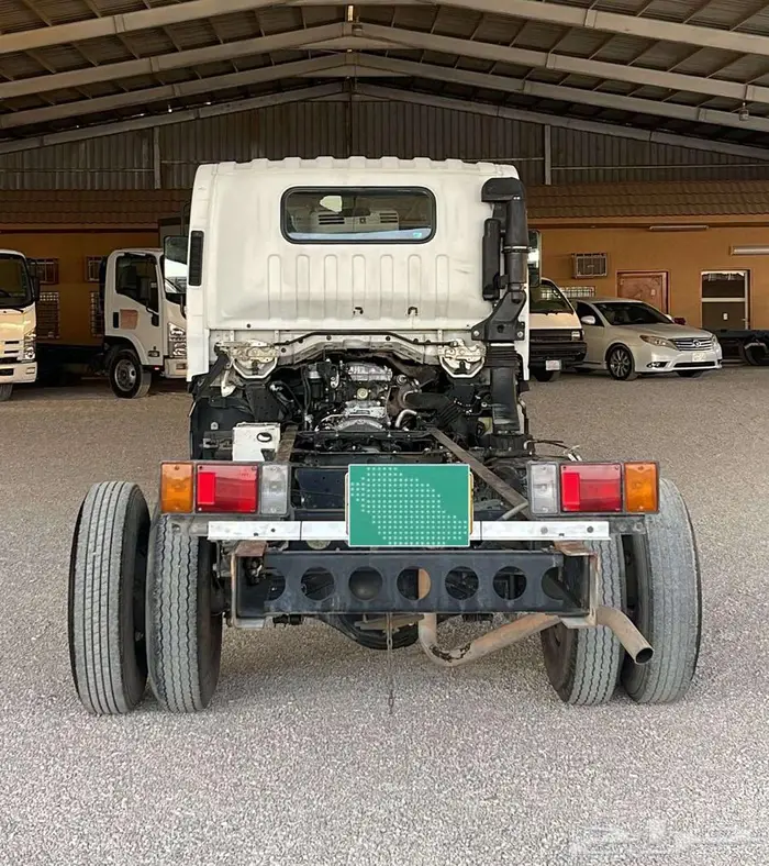 ايسوزو دينا شاص 5 متر قير عادي 2012 9