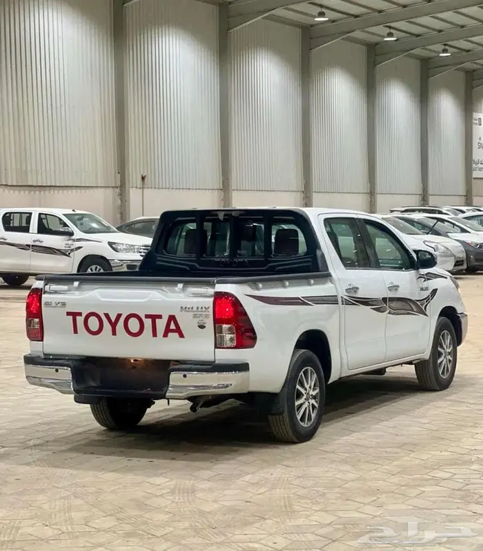 تويوتا هايلوكس غمارتين جير عادي GL ديزل 2025 5