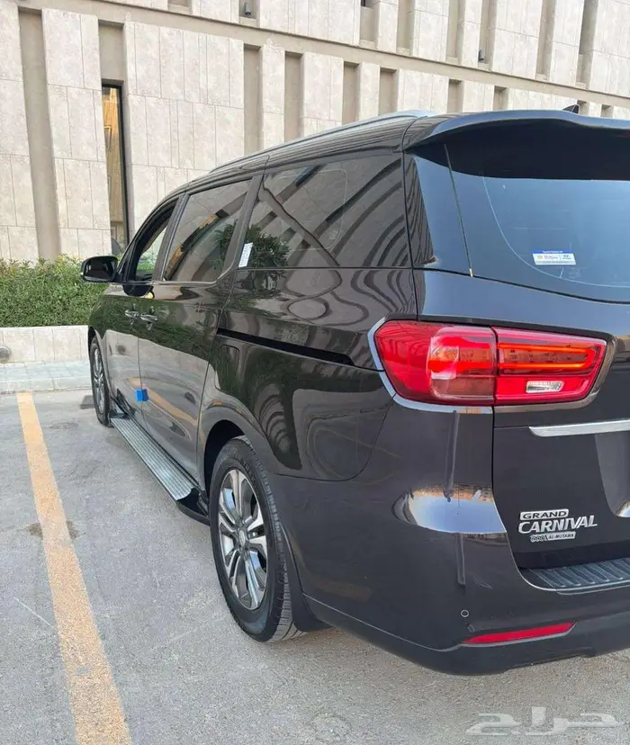 كيا كرنفال 2020 بنزين 12