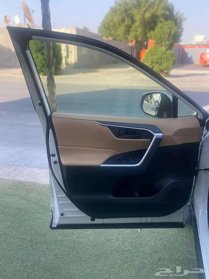 تويوتا راف فور 2023 دفع رباعي سعودي استخدام شخصي للبيع 27