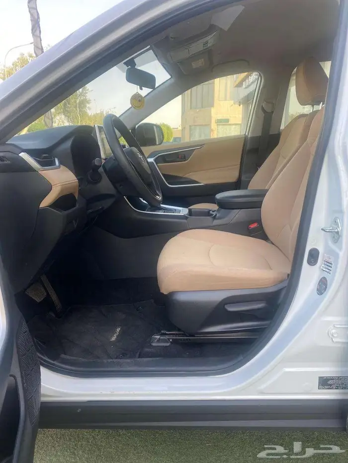 تويوتا راف فور 2023 دفع رباعي سعودي استخدام شخصي للبيع 31