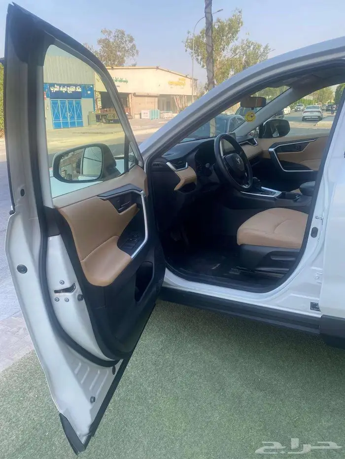 تويوتا راف فور 2023 دفع رباعي سعودي استخدام شخصي للبيع 33