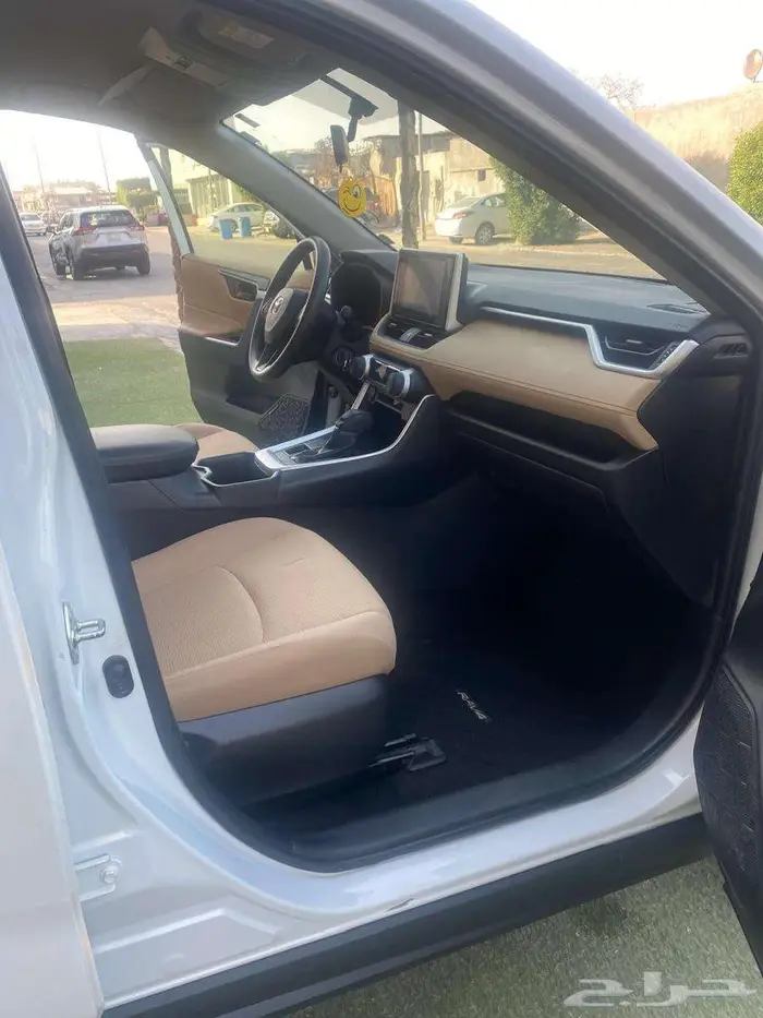 تويوتا راف فور 2023 دفع رباعي سعودي استخدام شخصي للبيع 34