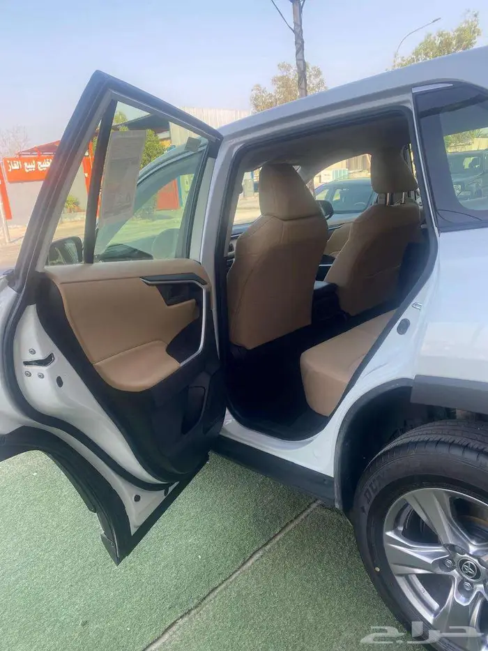 تويوتا راف فور 2023 دفع رباعي سعودي استخدام شخصي للبيع 41