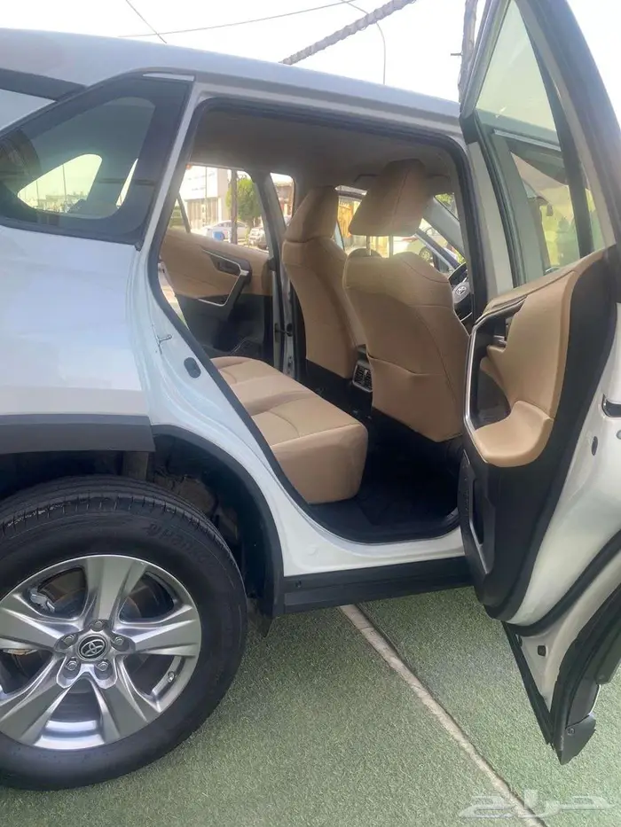 تويوتا راف فور 2023 دفع رباعي سعودي استخدام شخصي للبيع 40