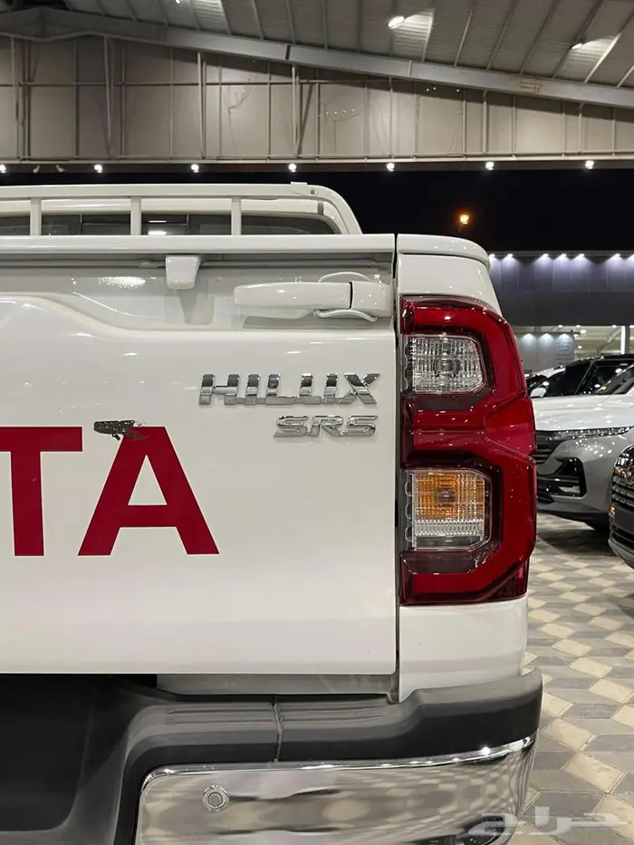 تويوتا هايلوكس دبل بنزين دبل 2025 خليجي فل كامل 5