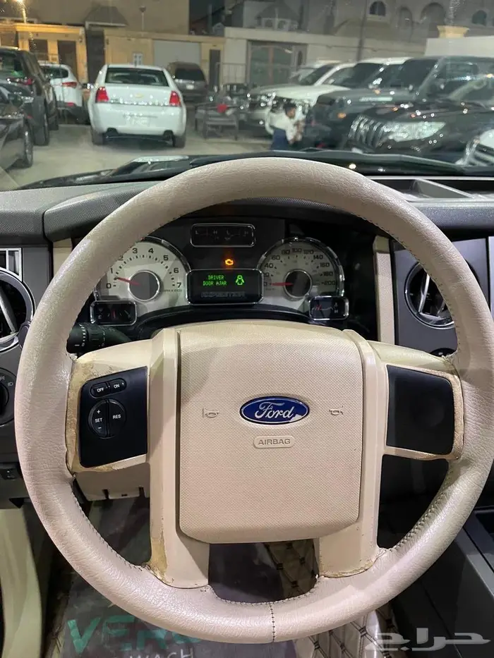 للبيع اكسبيدشن موديل 2009 8