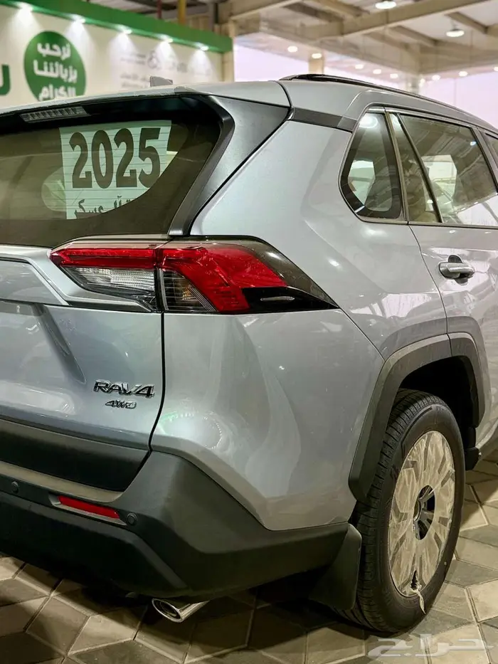 تويوتا راف فور نص فل وستاندر 2025 7