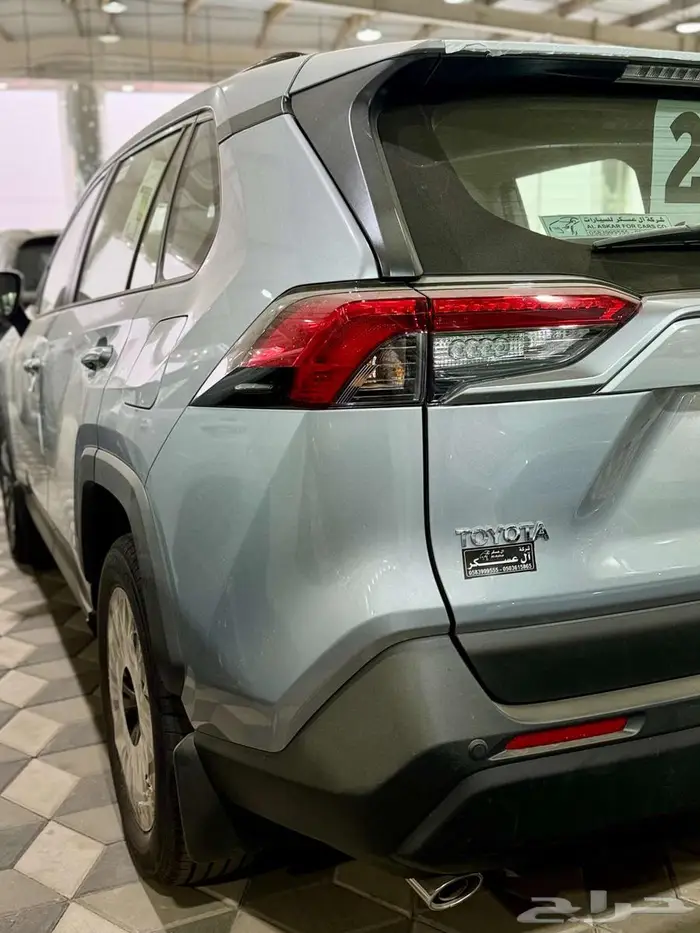 تويوتا راف فور نص فل وستاندر 2025 5