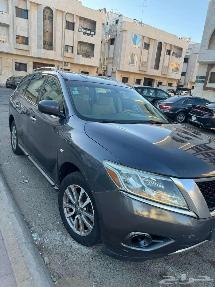 Nissan Pathfinder 7 seater SUV Family Car 2