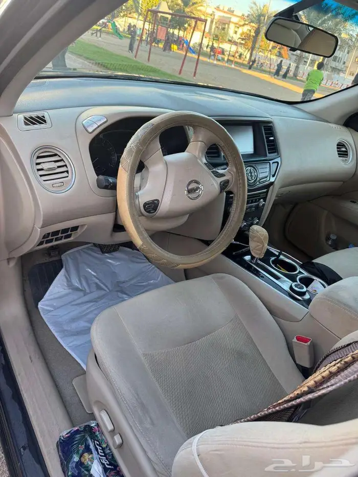 Nissan Pathfinder 7 seater SUV Family Car 1