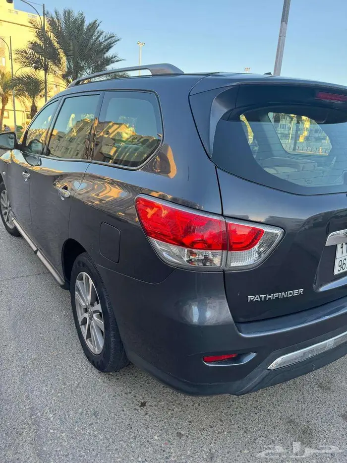 Nissan Pathfinder 7 seater SUV Family Car 4