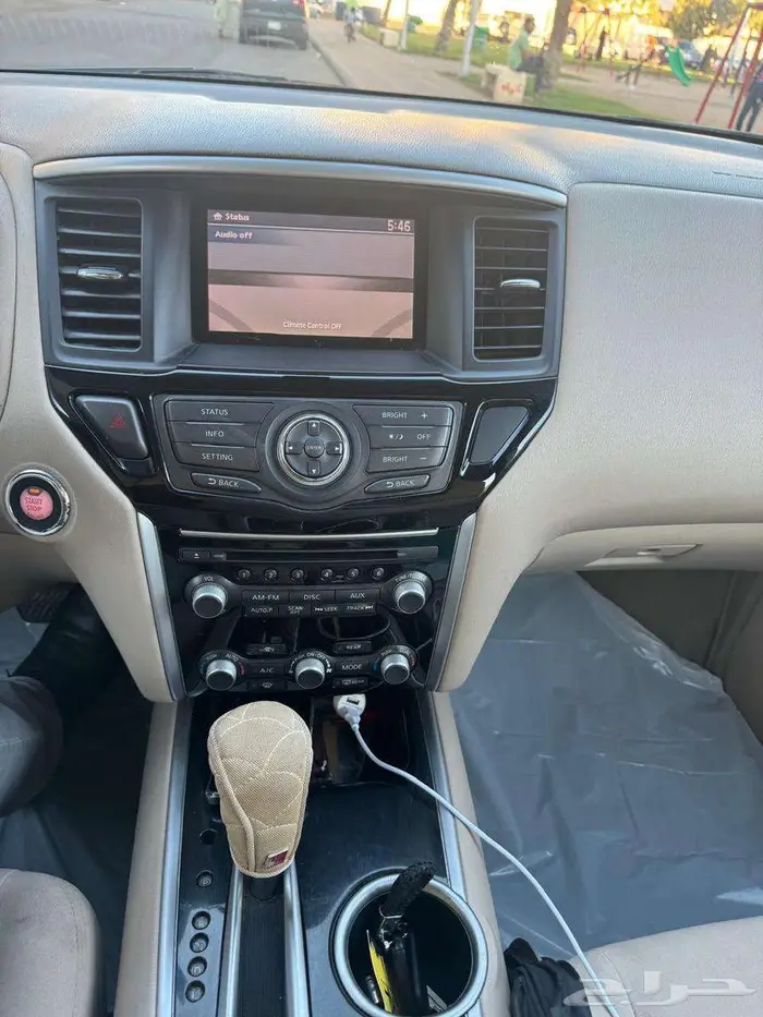 Nissan Pathfinder 7 seater SUV Family Car 6