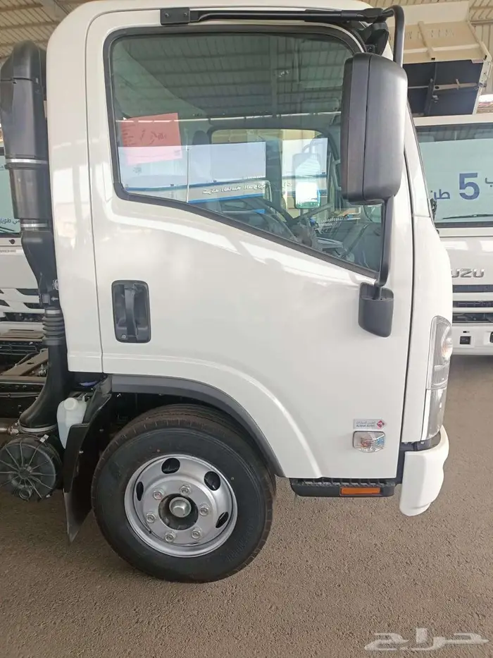 ايسوزو دينا 5 طن يابانى شاص طويل 5.67 م 2